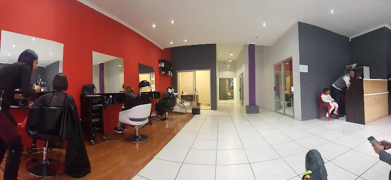 Kings And Queens Ink Lounge - Photo 3